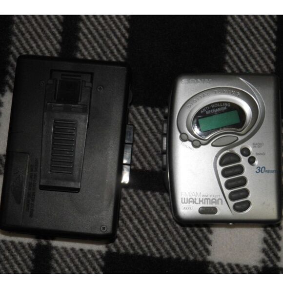 Sony Walkman WM-FX271 Vintage General Electric AM-FM Radio Cassette parts - Picture 2 of 5